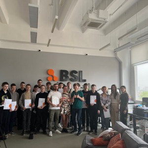 Наши резиденты проходят стажировку в IT-компании BSL - КИБЕРшкола программирования для детей, компьютерные курсы для школьников, начинающих и подростков - KIBERone г. Зима Южная