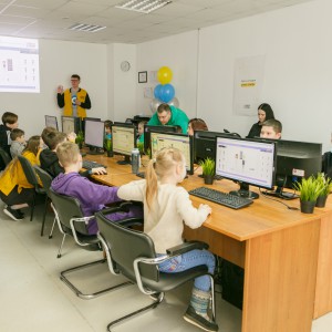 Новый класс в развлекательном центре города Томска! Скоро открытие! - КИБЕРшкола программирования для детей, компьютерные курсы для школьников, начинающих и подростков - KIBERone г. Зима Южная